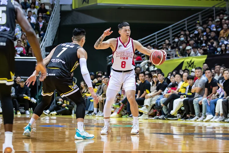 王律翔(右)。PLG