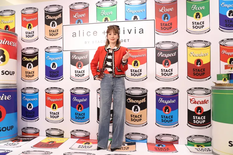 Melody以美式時尚風格亮相。攝影中心攝