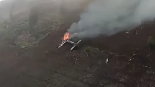 印尼空軍連續墜毀2飛機　機上4人均死亡