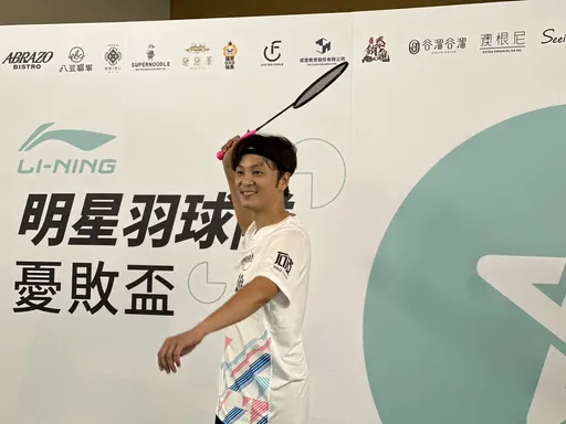 張書偉床上求婚！跳過鑽戒「一張紙搞定」　謝京穎秒喊願意