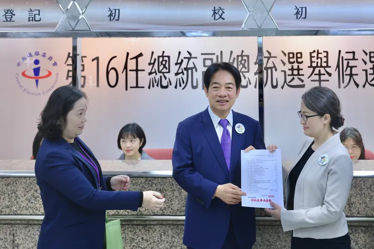 賴清德、蕭美琴完成登記。林林攝