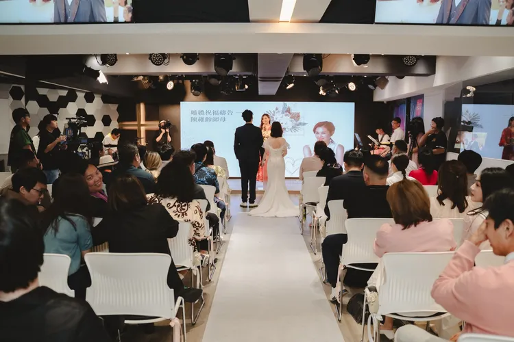 陳維齡為魏妙如與黃昺翔獻上祝福。取自藝起發光臉書