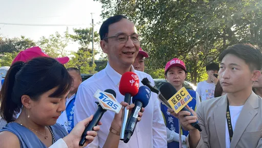 柯文哲怒批被當「肖仔」　朱立倫籲主流媒體做民調：答案就出來了