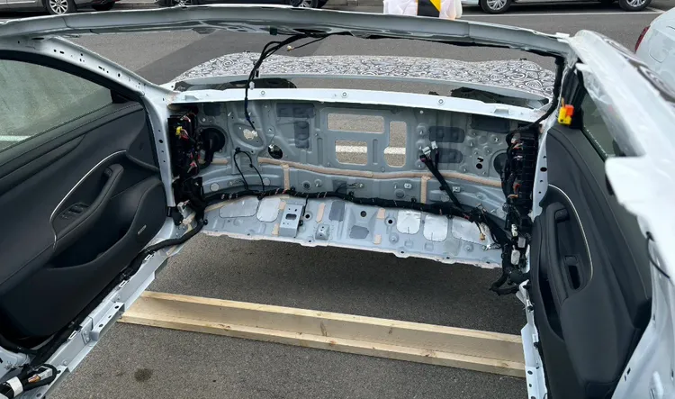 小米汽車白車身內裝照。翻攝小紅書博主Bobo Dylan