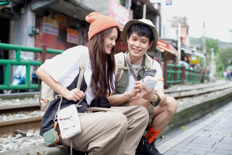 PHILIPS「放心充」FunCube 十合一行動電源由雙全國際獨家代理。雙全國際提供