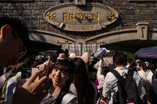 艾莎搶頭香!香港迪士尼《冰雪奇緣》主題園區今開幕