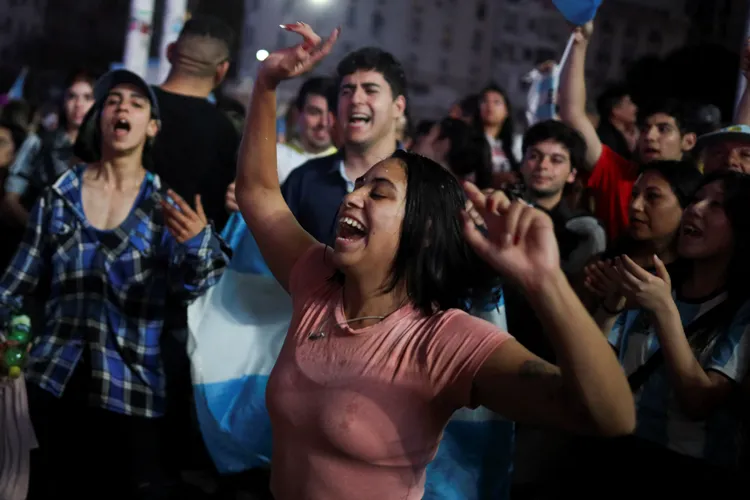 米雷伊的支持者興奮若狂。路透社