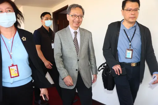 松绑代理孕母主因曝!薛瑞元否认跟进柯文哲 酸「他懂什么」