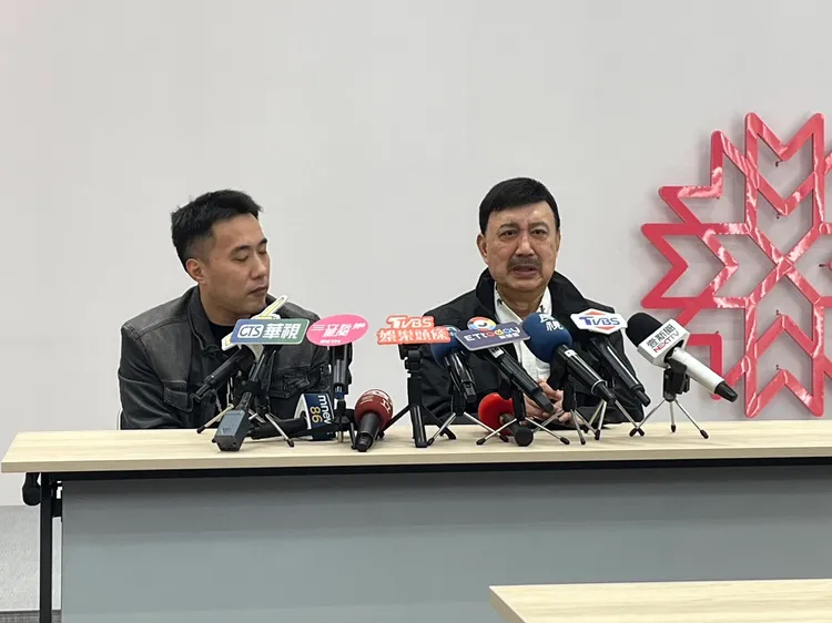 余天被問余苑綺忍不住開口阻止記者。林秭渝攝