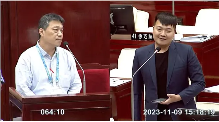 議員楊植斗質詢建管處長虞積學（左）競選廣告取締。翻攝議會直播畫面