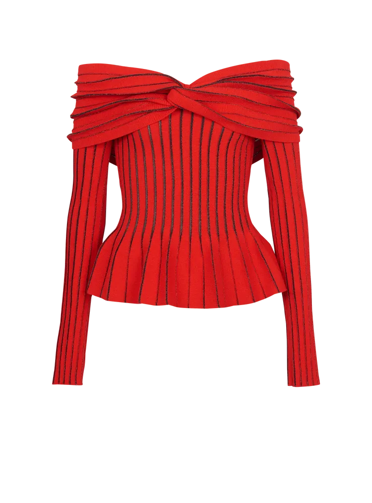 低肩蝴蝶結針織上衣，6萬2300元。品牌提供