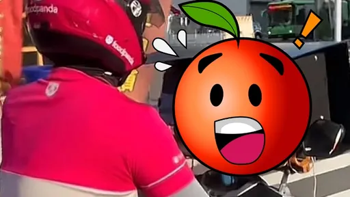 「行動劇院」影片曝！外送員這樣追劇驚呆眾人　警方說話了