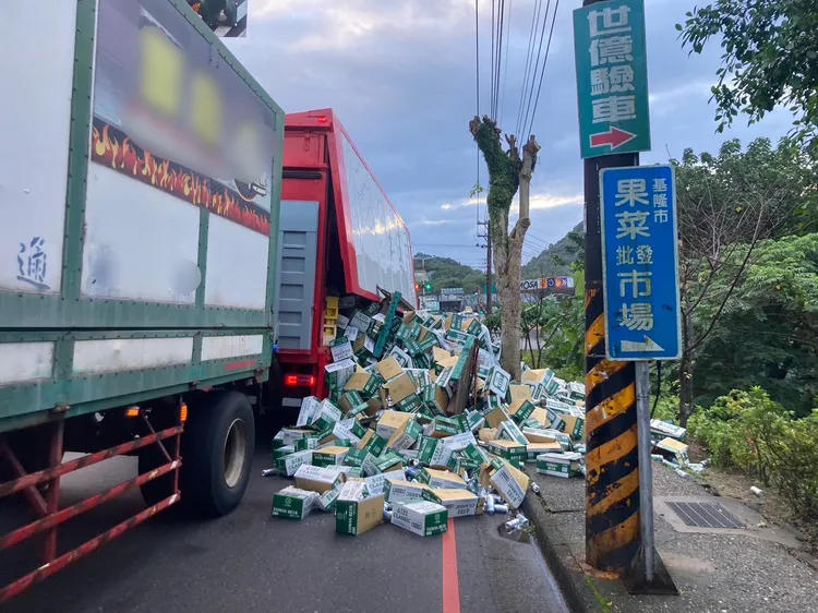 針對本起事件，警方也再次呼籲民眾上路前務必檢查好貨物。翻攝照片