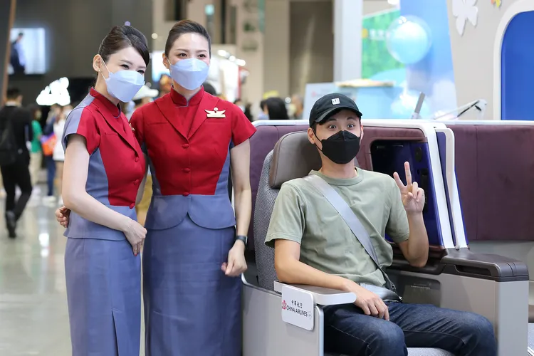 今年集結日、韓、泰及歐美等104個國家/城市，還有航空公司、旅行社、飯店、遊樂園共1,300個攤位。台灣觀光協會提供