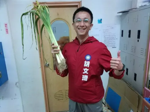 說好的在野合作?文傳會前副主委胡文琦當親民黨發言人 藍考紀會火速處分