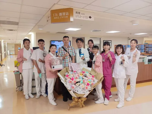 42歲花店老闆右手突無力　手術移除左腦6公分腦膜瘤重拾花藝