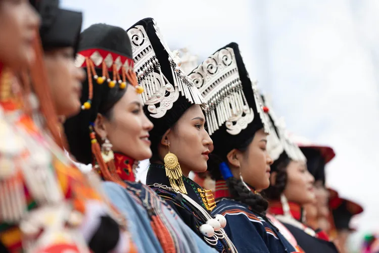 四川彝族盛裝女子。新華社