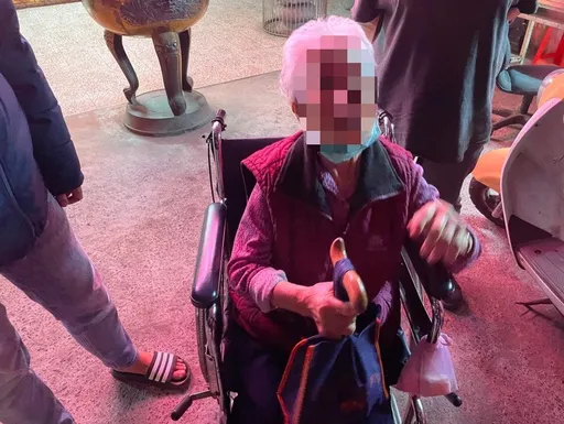 桃園失智婦赴醫院探視病兒卻迷途 警民合作平安送回家