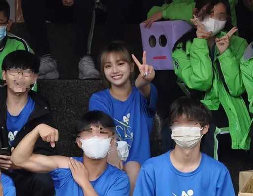 「GENBLUE」橫空出世 14歲正妹受封「最美國中生」