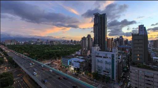 建國高架進城路面啟動更新 夜間施工封閉部分匝道