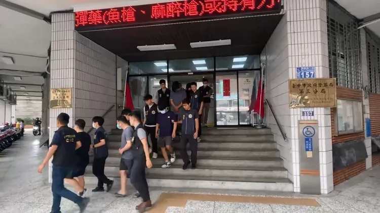 共有5名車手落網。民眾提供