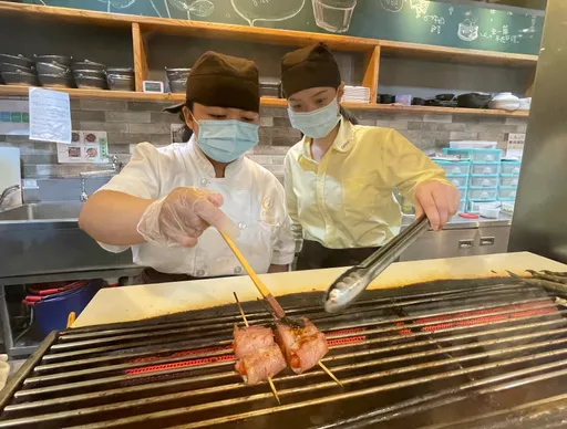 大口吃完不浪費!肯定喜憨兒苦練廚藝 創作料理孕育自信與美味