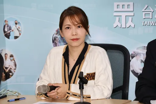 柯文哲急拋民調遭質疑中共亂入　她反轟：民進黨「邏輯錯亂到極致」