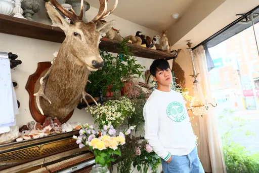 最帥花藝師月扛35萬成本逼瘋自己 自爆被導演強吻