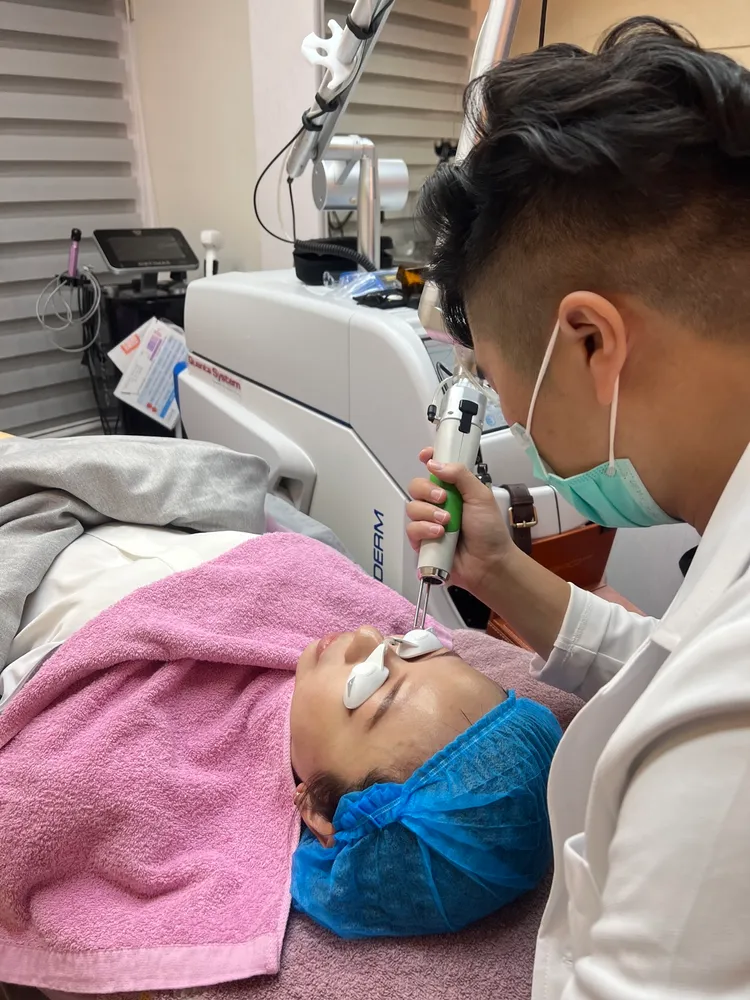 雅典娜醫美診所提供的這項服務不限名額，六分局每位同仁都可以體驗。警方提供