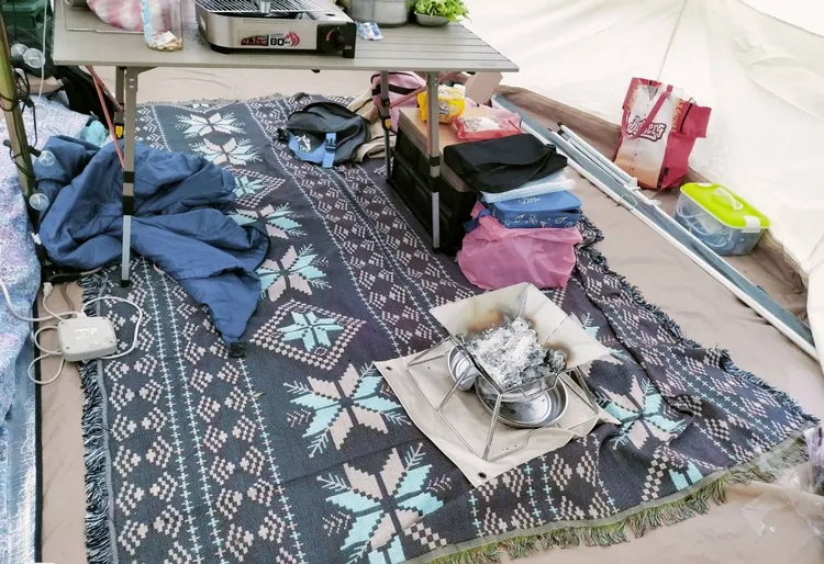 現場遺留炭火。新竹縣消防局提供