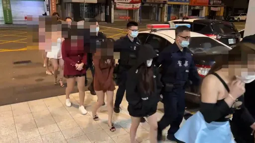 嫖客「連結中」遇警上門好掃「性」 中壢警破大型應召站!10應召女和7嫖客就逮