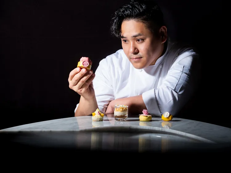 台北文華東方酒店行政西點主廚趙崇曦具有20多年的烹飪工藝經驗。業者提供