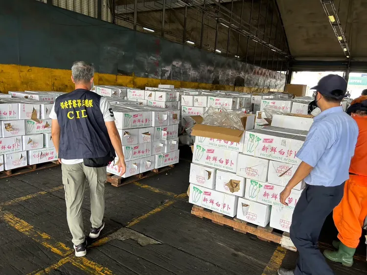 保三查獲18噸之走私農產品。翻攝畫面