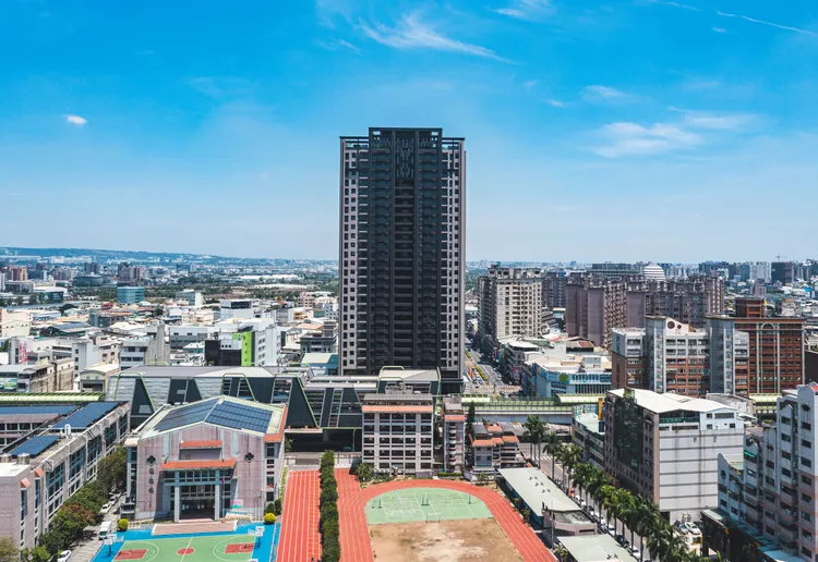 文華高中站捷運共構宅坐落台中市西屯區文心路三段、河南路二段口。市府提供