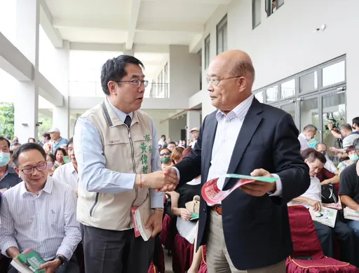 台南市長黃偉哲「胖到連媽媽都不認識」 陳冲建議開徵脂肪稅