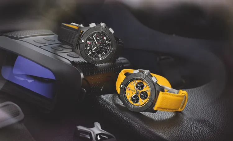 Avenger B01 Chronograph 44 Night Mission復仇者夜間任務計時腕錶。品牌提供