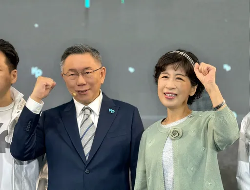 陳佩琪不忍了千字文曝秘辛：他們叫郭董去當不分區　翻桌變恐怖情人