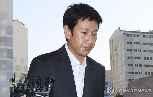 李善均驗毒皆陰性!警方「改採腋毛」 韓媒爆酒店妹勒索自導自演