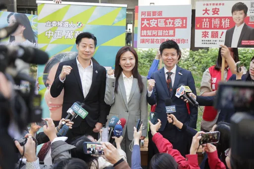 吳沛憶、苗博雅「聯手出擊」登記　拼「正向選舉」爭取支持