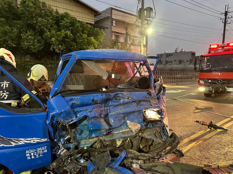 警消前往搶救。讀者提供