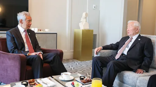 李顯龍曝光與張忠謀會晤照片 APEC空檔喝茶聊天