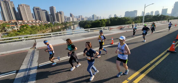 九如橋今(26)日早上完成富邦馬拉松路跑後，下午就正式進行拆除祈福典禮。運發局提供