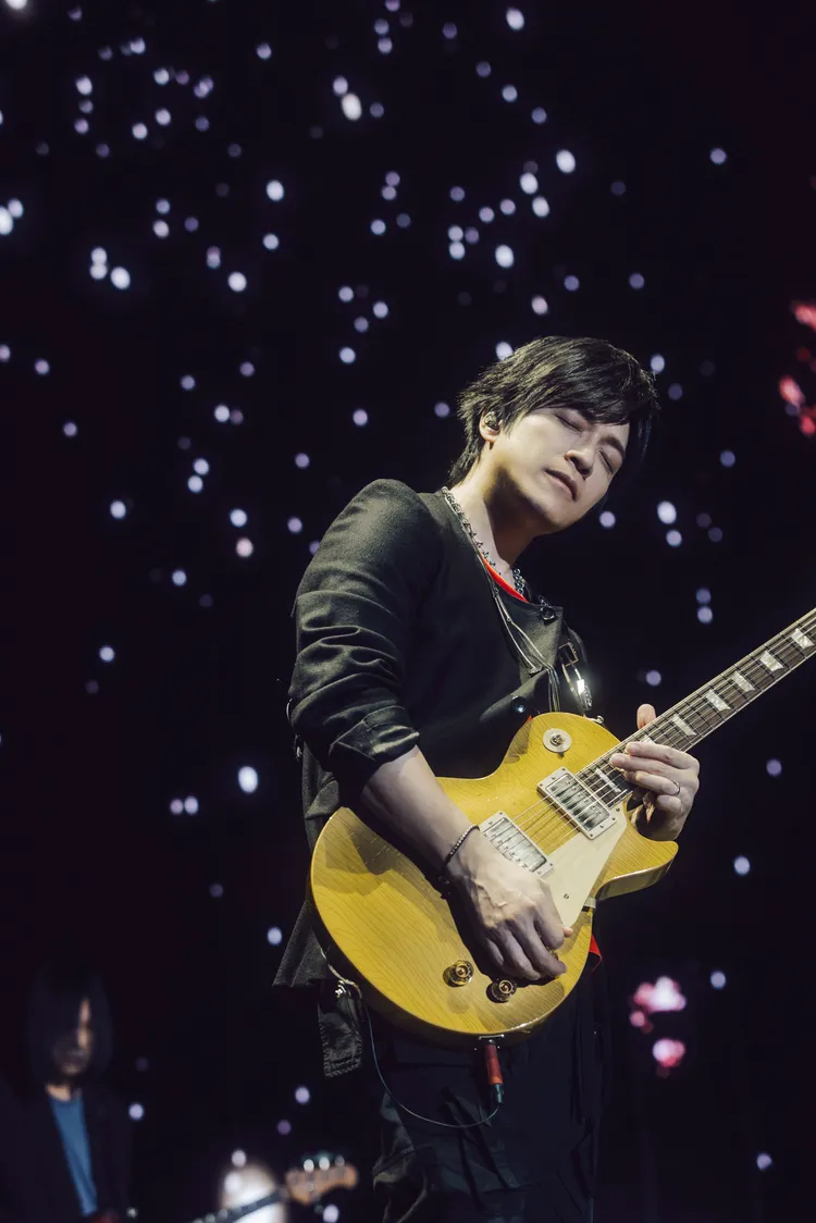 怪獸接受萬人為他慶生。相信音樂提供