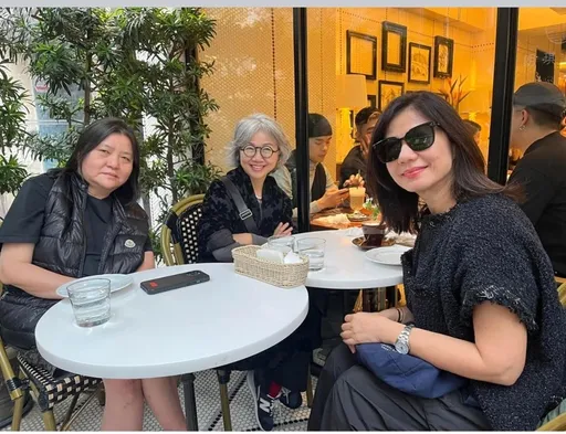 63歲鍾楚紅現身台灣被捕獲!會合寬姊綻放女神笑容