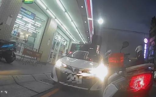 毒蟲謊報身分遭識破 拒檢衝撞警方逃竄1.5公里仍遭逮