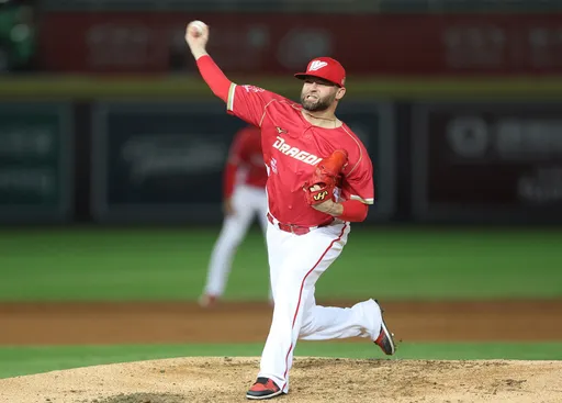 伍鐸7局失1分好投!味全龍客場勝樂天桃猿 台灣大賽2比2打平