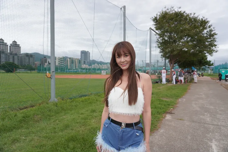 浪LIVE LANGSTAR直播主短今熱愛棒球，不只是啦啦隊女神，更是頭號球迷。