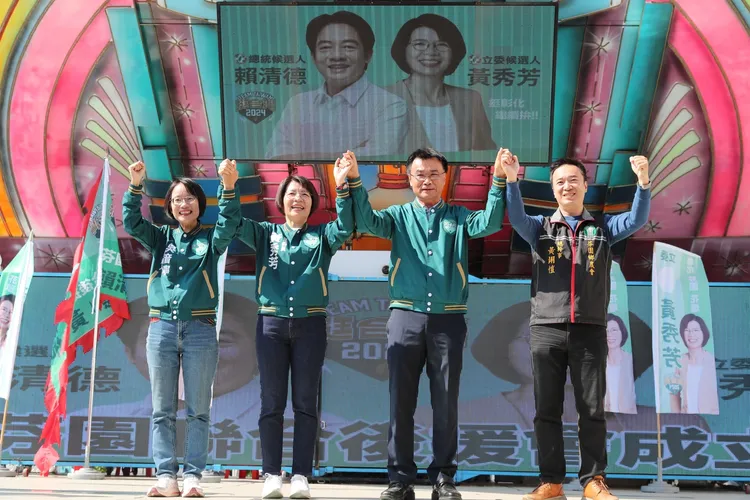 農業部前部長陳吉仲、立委參選人吳音寧也為黃秀芳站台。民眾提供