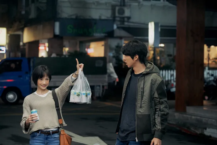 簡嫚書（左）分享自己私下喝醉會變身男子漢，不會盧人反而很Man。發起日影視提供