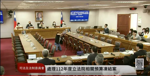 立院職員下跪!控處長為這事飆「X的」威脅考績乙 林志嘉回應了